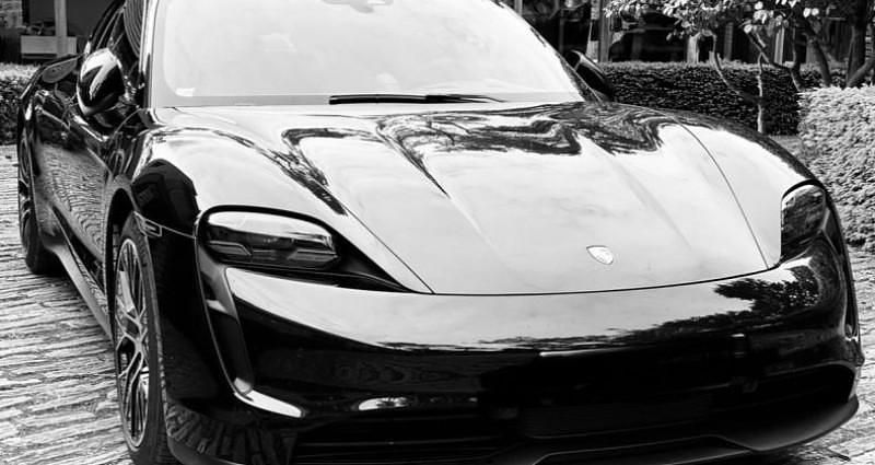 Noir Utilisé 2020 Porsche Taycan 4S Performance Package Berline | 68 900 € (Prix juste) - Image 1/4