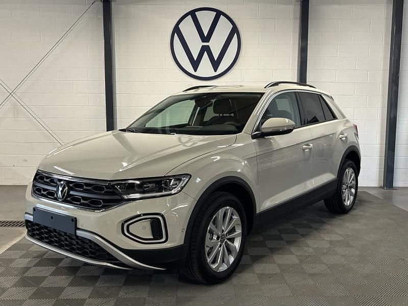Gris Utilisé 2025 VW T-Roc Edition SUV | 34 990 € (Prix cher) - Image 1/4