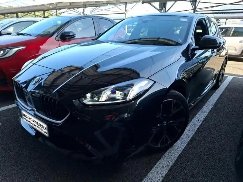Noir Utilisé 2025 BMW 120 M Sport Citadine | 36 290 € (Bon prix) - Image 1/4