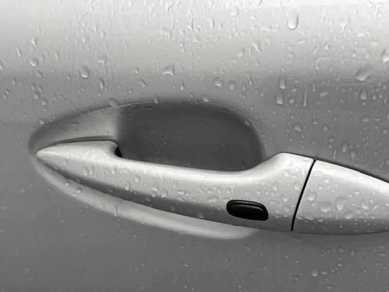 Image 2/4