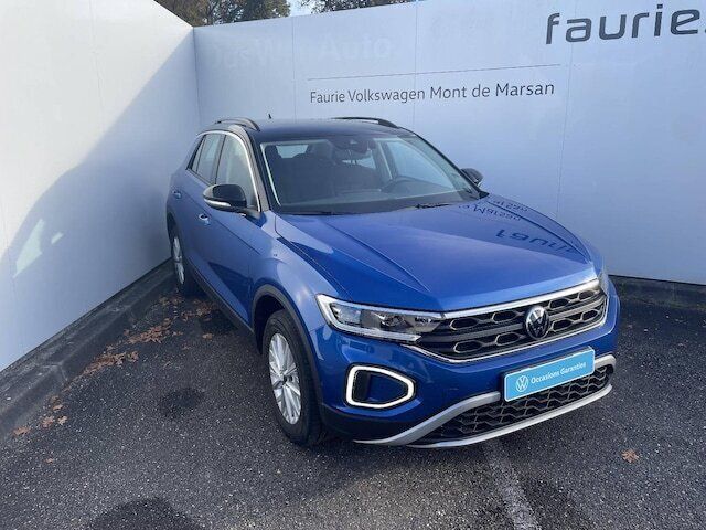 Bleue Utilisé 2024 VW T-Roc Life SUV | 27 190 € (Bon prix) - Image 1/4