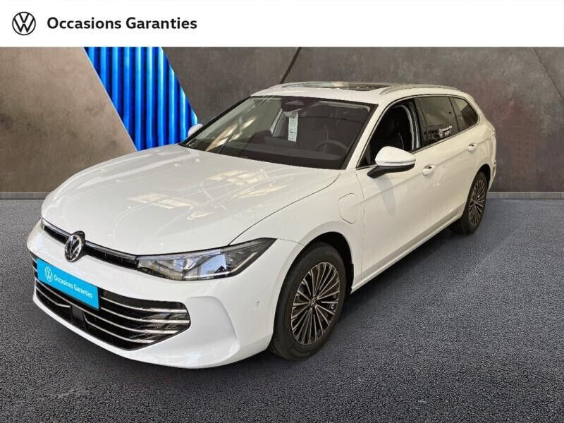 Utilisé 2025 VW Passat Elegance Break | 46 990 € - Image 1/4