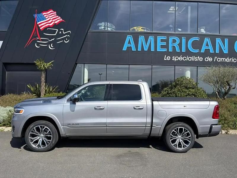 Nouvelle Dodge Ram 2025 Gris Pick-up