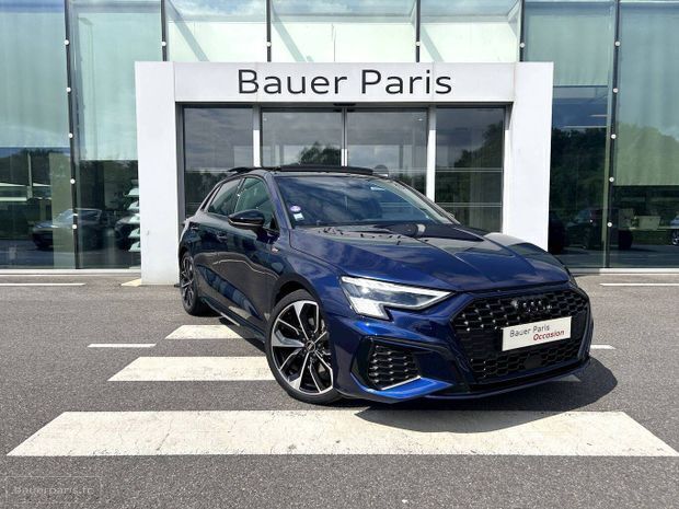 Bleu navarre métallisé Utilisé 2023 Audi A3 S-Line | 44 980 € - Image 1/4