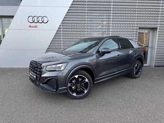 Gris daytona nacré Utilisé 2024 Audi Q2 S-Line SUV | 42 900 € - Image 1/3