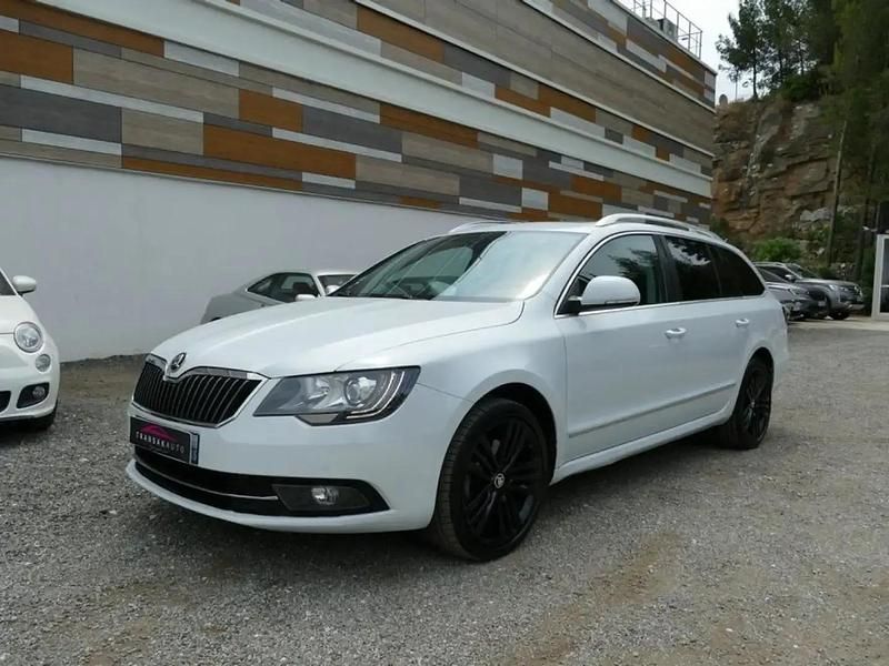 Blanc Utilisé 2015 Skoda Superb Break | 9 990 € (Super prix) - Image 1/4