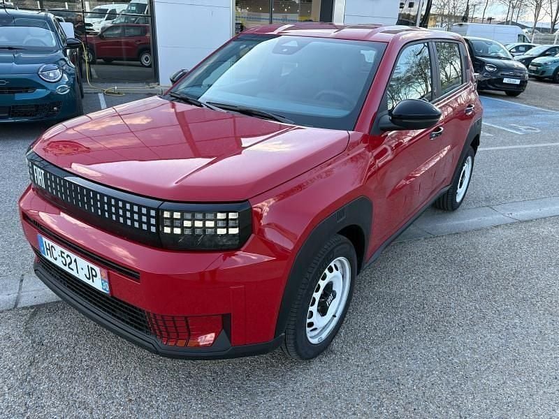 Rouge Nouvelle 2025 Fiat Grande Panda Red SUV | 18 990 € - Image 1/4