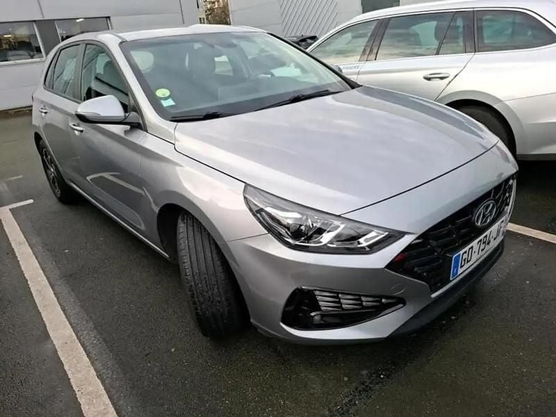 Gris Occasion 2021 Hyundai i30 Berline | 11 880 € (Bon prix) - Image 1/4