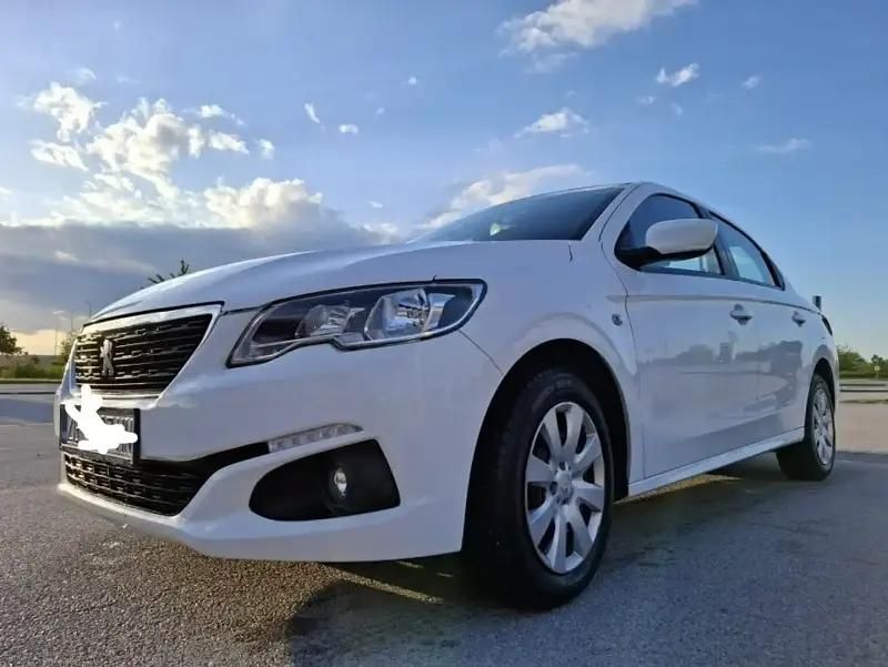 Blanc Utilisé 2020 Peugeot 301 Berline | 4 750 € - Image 1/4
