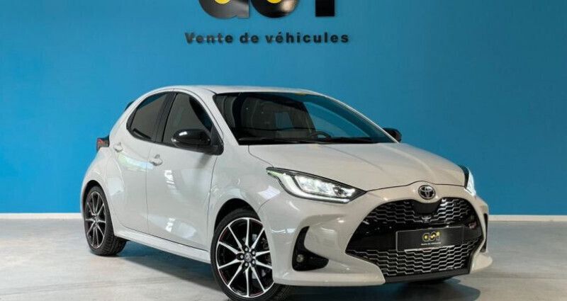 Utilisé 2024 Toyota Yaris Hybrid Sport Citadine | 23 990 € (Prix juste) - Image 1/4