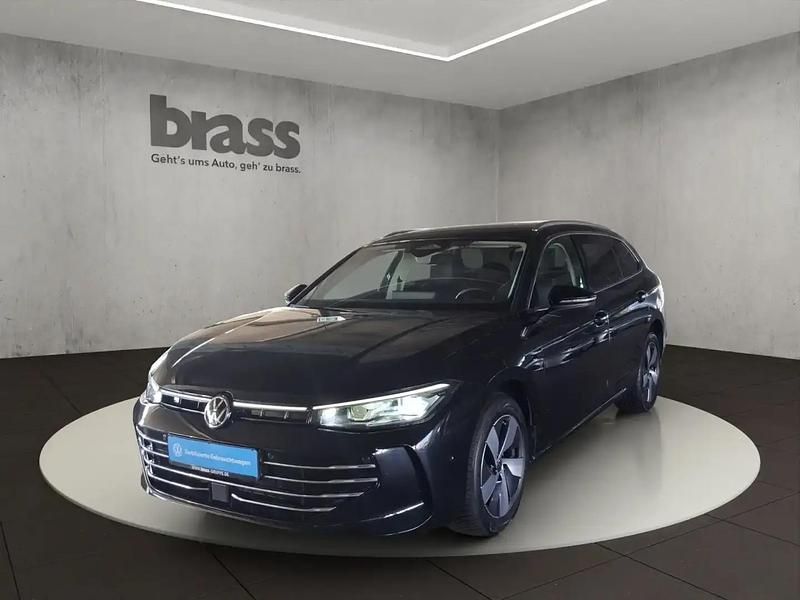 Noir Utilisé 2024 VW Passat Elegance Break | 45 300 € - Image 1/4