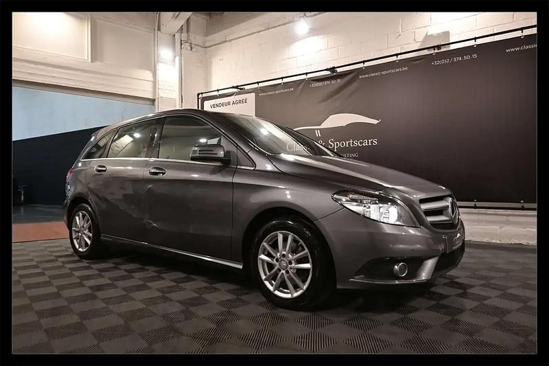 Gris Utilisé 2014 Mercedes B180 Luxury Monospace | 4 950 € - Image 1/4