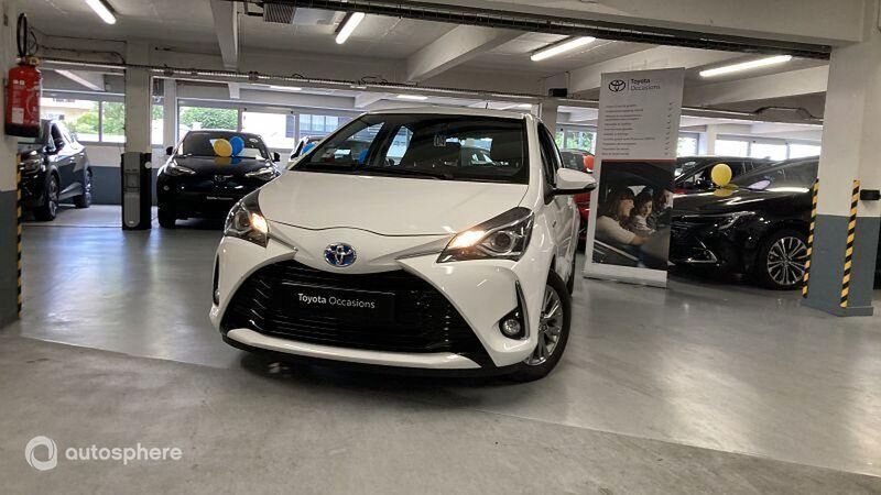 Blanc Utilisé 2018 Toyota Yaris Hybrid Berline | 13 699 € (Prix juste) - Image 1/4