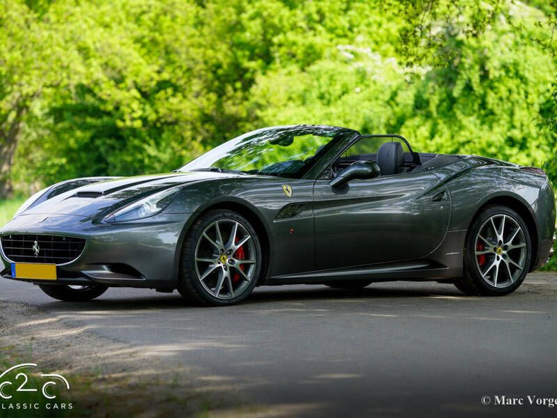 Gris Utilisé 2010 Ferrari California Cabriolet | 119 000 € (Prix assez cher) - Image 1/4