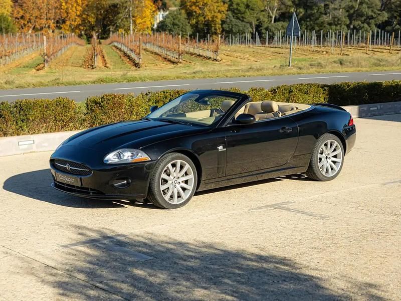 Noir Utilisé 2009 Jaguar XK8 Cabriolet | 28 500 € - Image 1/4