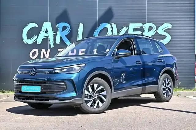 Bleu Occasion 2024 VW Tiguan Life SUV | 39 990 € (Super prix) - Image 1/4