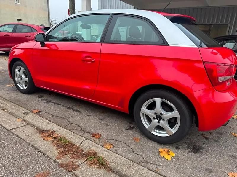 Rouge Occasion 2011 Audi A1 Ambition Citadine | 6 200 € (Prix juste) - Image 1/4