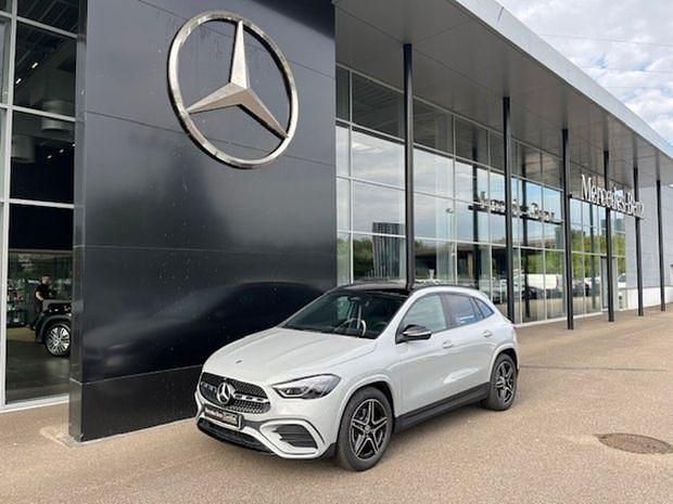 Gris Utilisé 2025 Mercedes GLA200 Exclusive SUV | 49 990 € (Prix cher) - Image 1/4