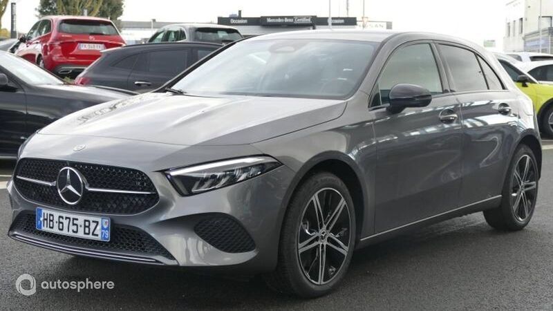 Gris Utilisé 2024 Mercedes A250 Business Berline | 39 999 € (Prix assez cher) - Image 1/4