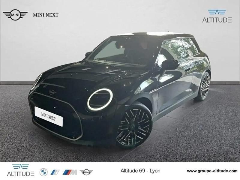Noir Utilisé 2025 Mini Cooper SE Favoured Citadine | 36 990 € - Image 1/4