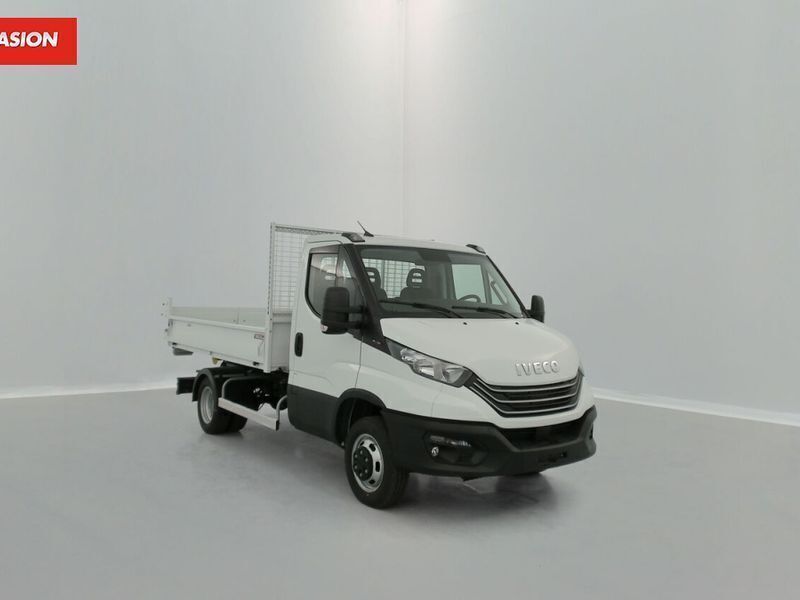 Blanc Utilisé 2023 Iveco Daily Van | 65 880 € - Image 1/4