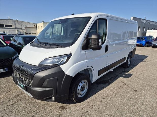 Blanc Nouvelle 2025 Peugeot Boxer S Van | 33 890 € (Prix juste) - Image 1/4