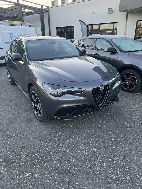 Utilisé 2023 Alfa Romeo Stelvio SUV | 34 000 € (Prix juste) - Image 1/4