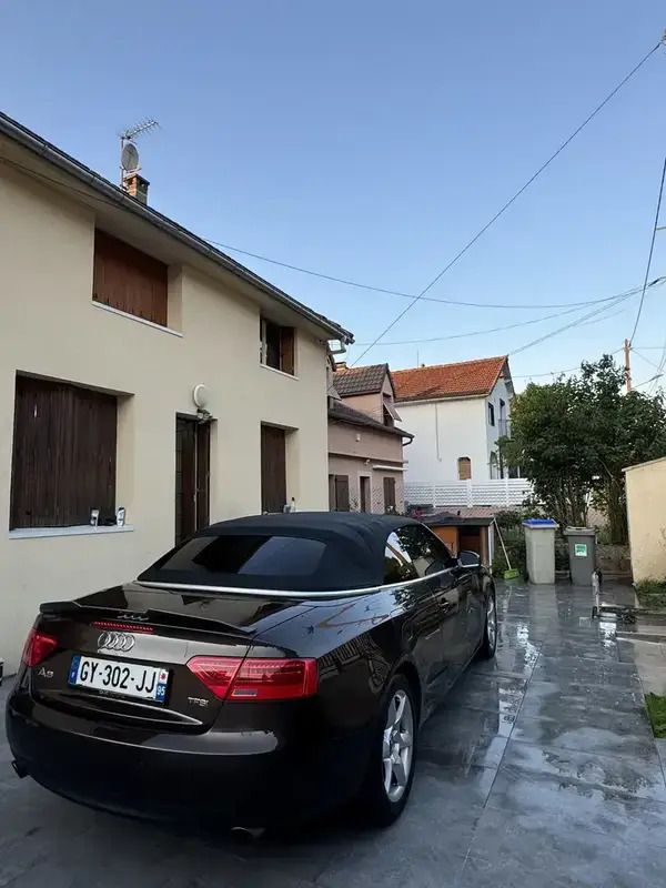 Image 2/4