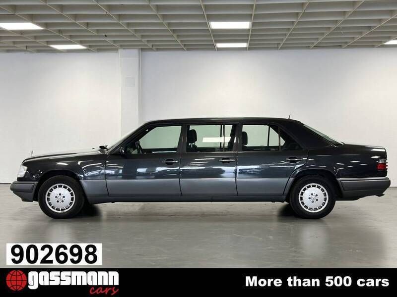Noir Utilisé 1994 Mercedes E280 Berline | 26 900 € - Image 1/4