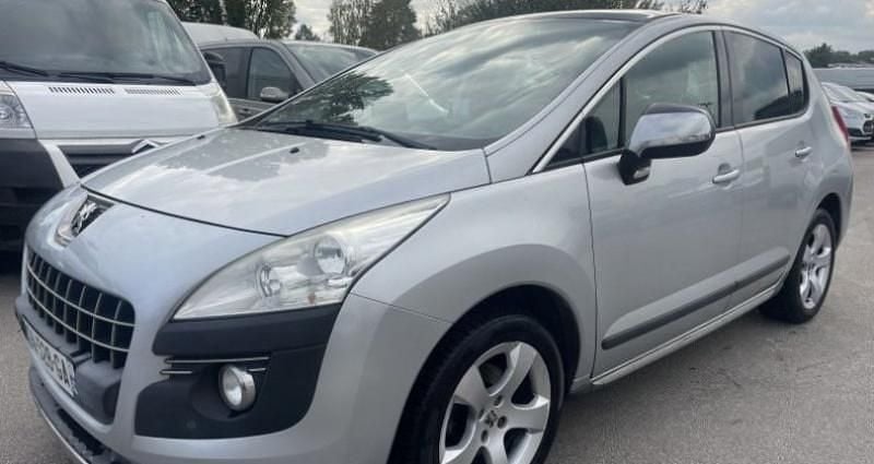 Gris Utilisé 2013 Peugeot 3008 Allure Monospace | 7 990 € (Prix juste) - Image 1/4