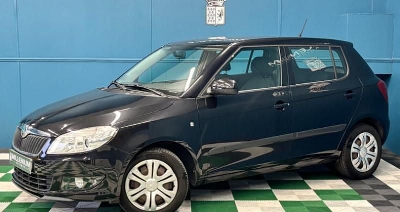 Noir Occasion 2013 Skoda Fabia Active Citadine | 5 990 € - Image 1/4