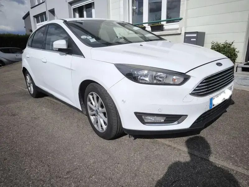 Blanc Utilisé 2015 Ford Focus Titanium Break | 5 800 € - Image 1/4