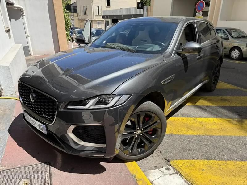 Gris Utilisé 2024 Jaguar F-Pace R-Dynamic SUV | 69 700 € - Image 1/4