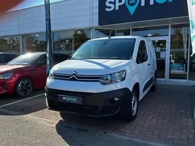 Blanc Occasion 2021 Citroën Berlingo PureTech Monospace | 12 989 € - Image 1/4
