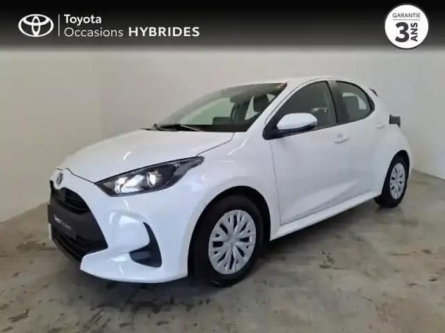 Blanc Occasion 2022 Toyota Yaris Hybrid Berline | 17 990 € (Bon prix) - Image 1/4