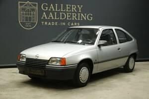 Gris Occasion 1988 Opel Kadett Berline | 7 250 € - Image 1/4