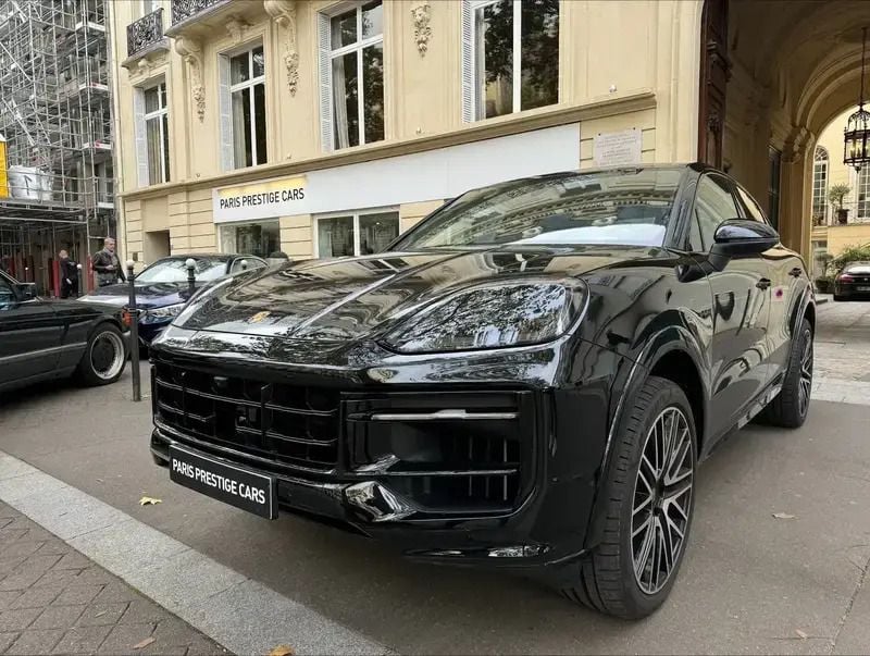 Noir Utilisé 2024 Porsche Cayenne S E-Hybrid SUV | 139 900 € - Image 1/4