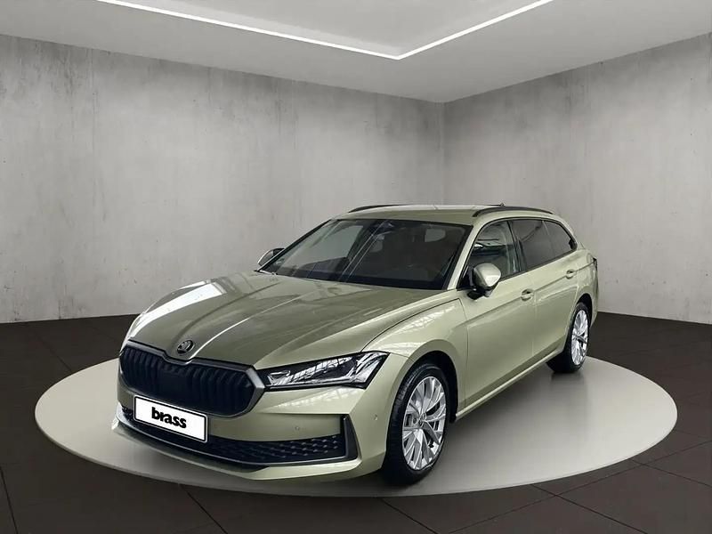 Beige Utilisé 2025 Skoda Superb Selection Break | 40 450 € (Prix juste) - Image 1/4