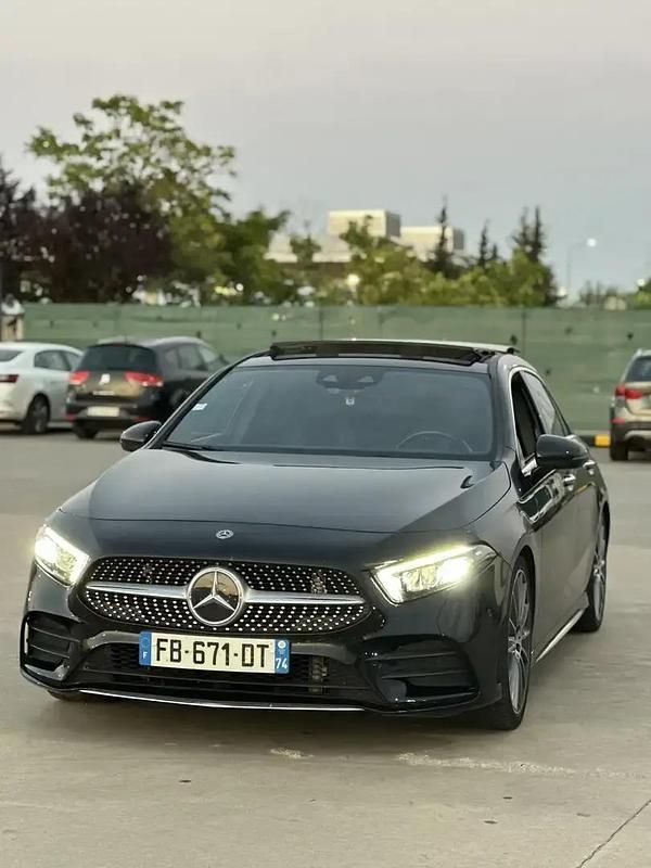 Occasion 2019 Mercedes A180 AMG line Berline | 24 000 € (Prix cher) - Image 1/4