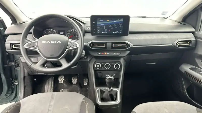 Image 3/4
