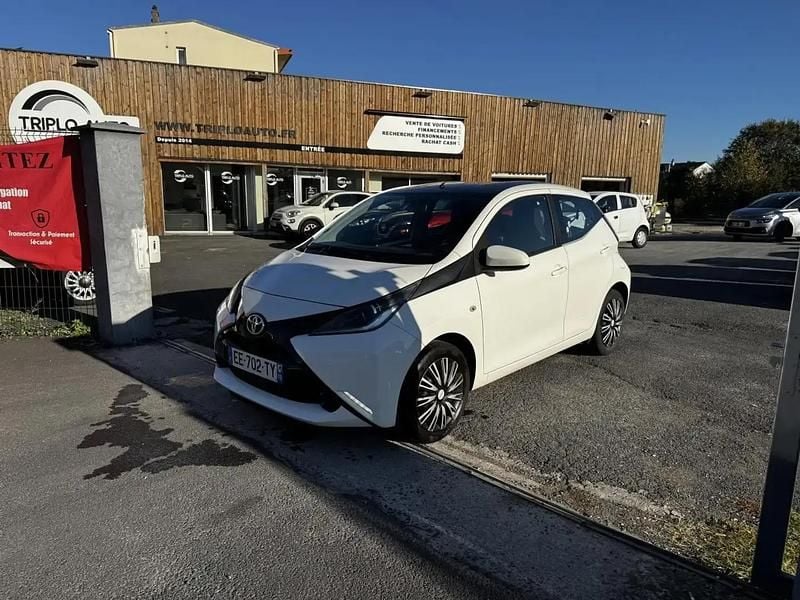Blanc Utilisé 2016 Toyota Aygo X-play Citadine | 8 990 € (Bon prix) - Image 1/4
