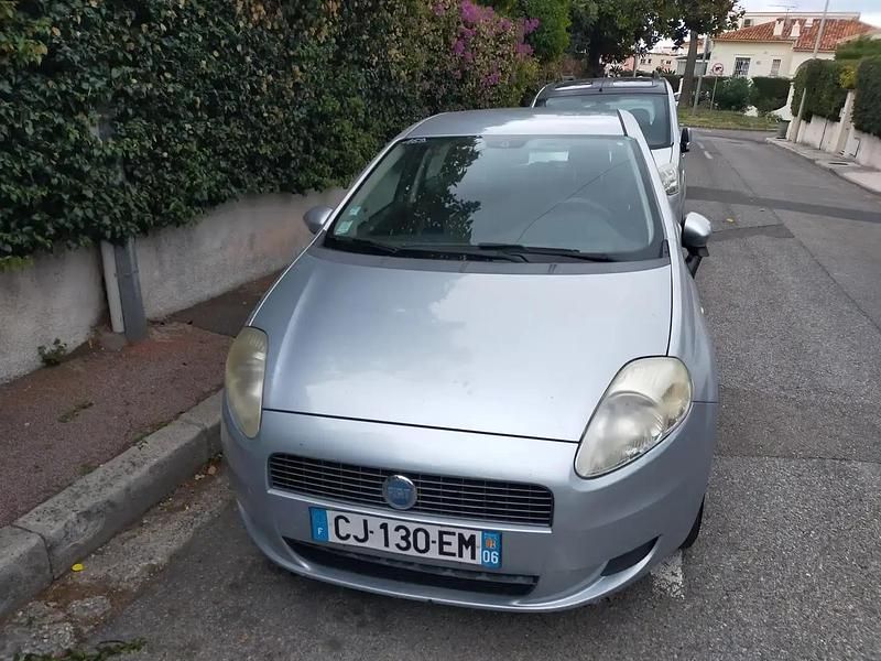 Bleu Occasion 2007 Fiat Grande Punto Citadine | 1 990 € - Image 1/4