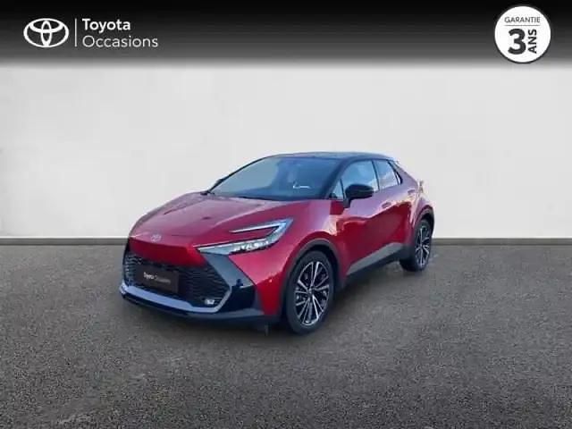 Rouge Occasion 2024 Toyota C-HR SUV | 30 990 € (Prix assez cher) - Image 1/4