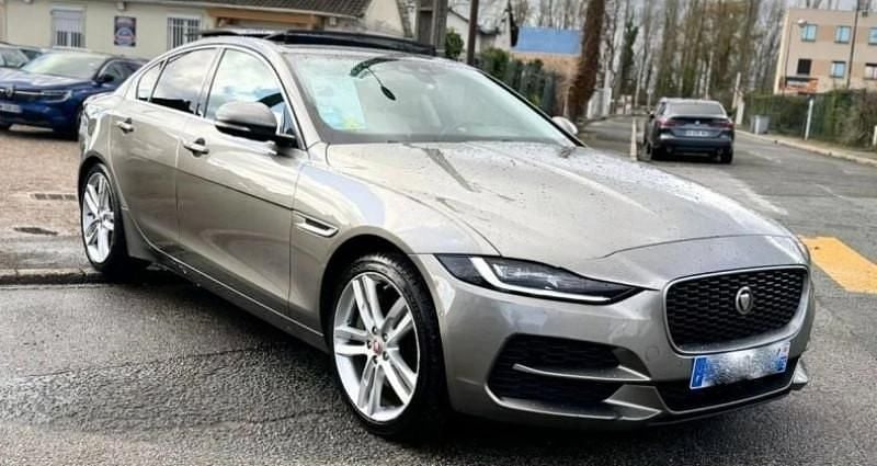 Occasion Jaguar XE 180 ch (132 kW) 2019 Gris Berline