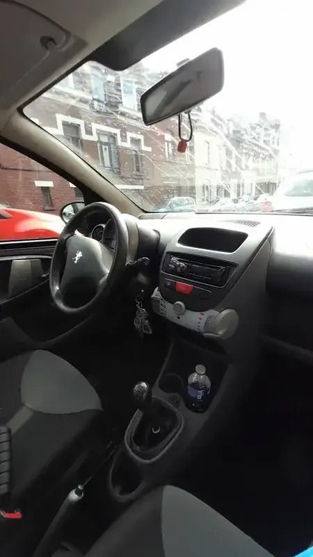 Image 2/4