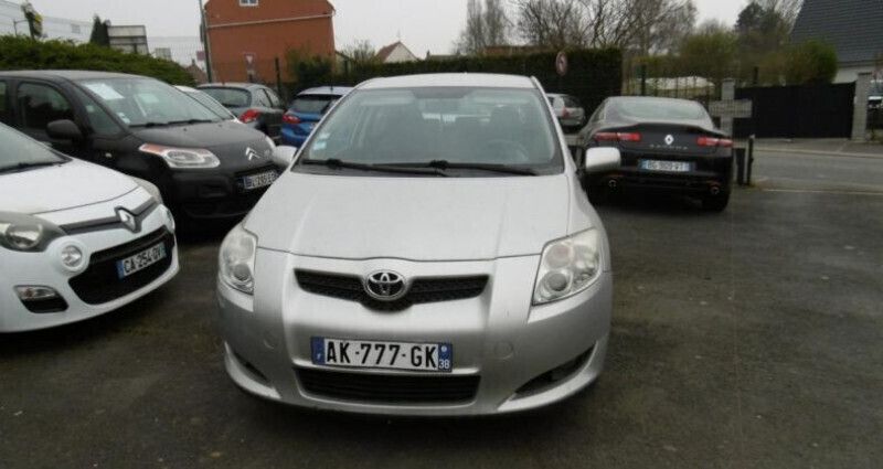 Gris Utilisé 2010 Toyota Auris Berline | 5 800 € - Image 1/4