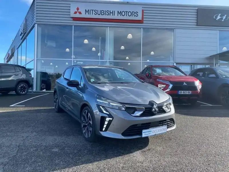 Gris Nouvelle 2024 Mitsubishi Colt Intense Berline | 18 990 € (Prix juste) - Image 1/4