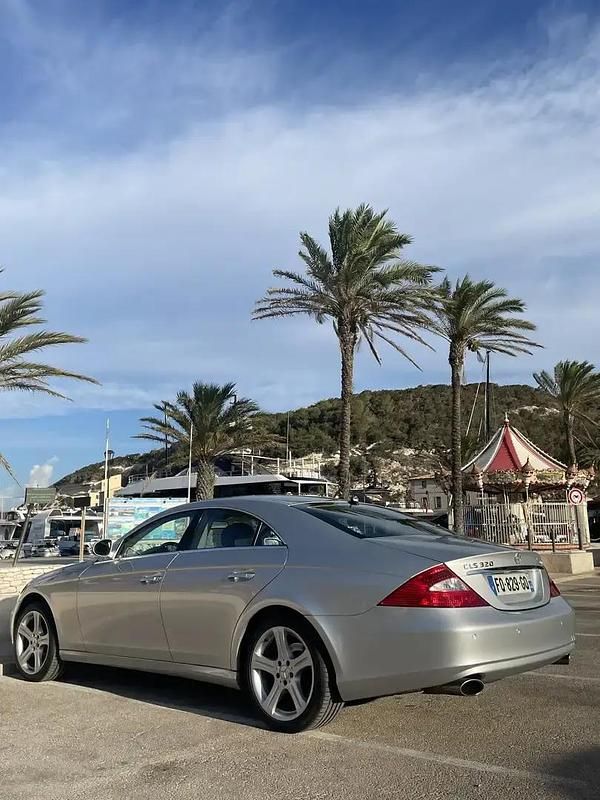 Utilisé 2006 Mercedes CLS320 Berline | 8 500 € - Image 1/4