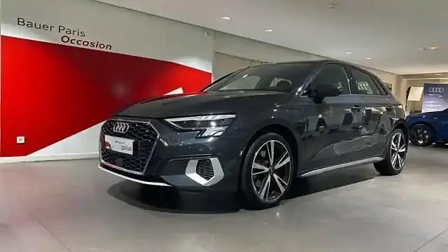 Gris Utilisé 2021 Audi A3 Sportback Advanced Berline | 25 980 € - Image 1/4