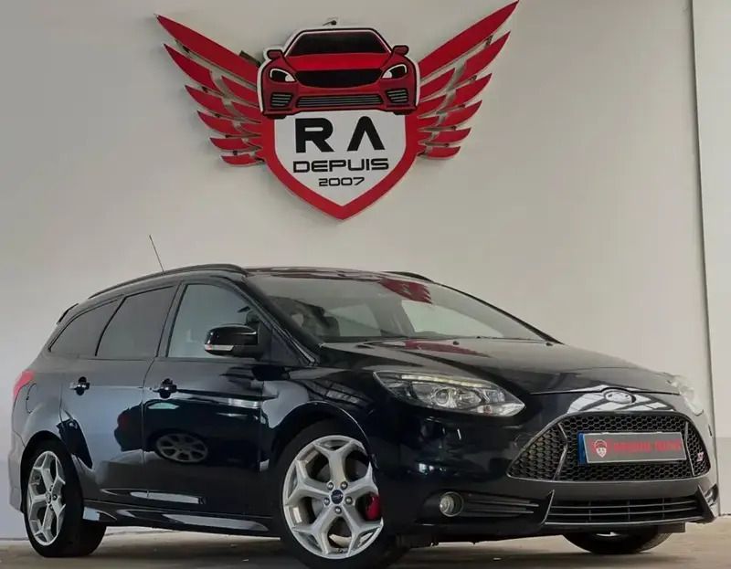 Noir Utilisé 2014 Ford Focus ST Break | 13 999 € (Prix juste) - Image 1/4